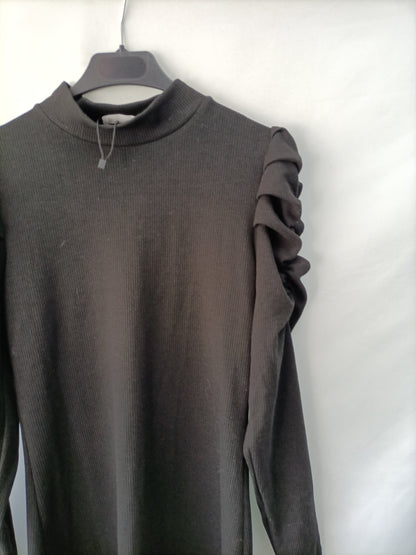 MANGO. Vestido negro canalé T.s