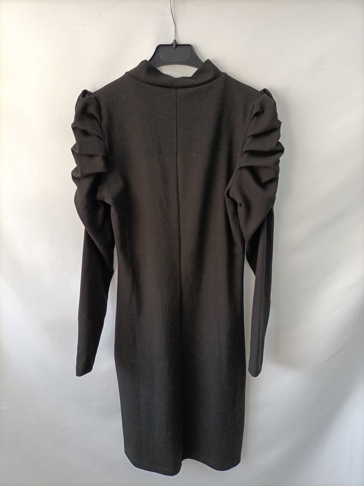 MANGO. Vestido negro canalé T.s