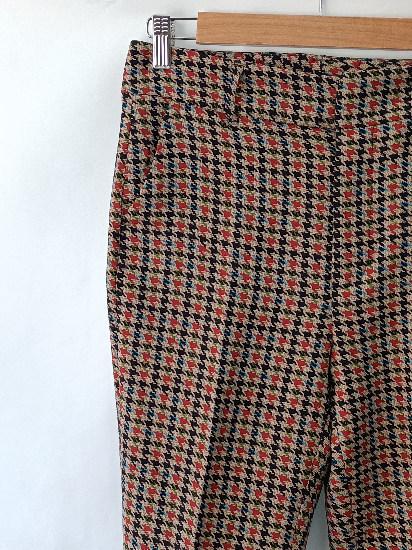 SFERA. Pantalón pata de gallo T.38