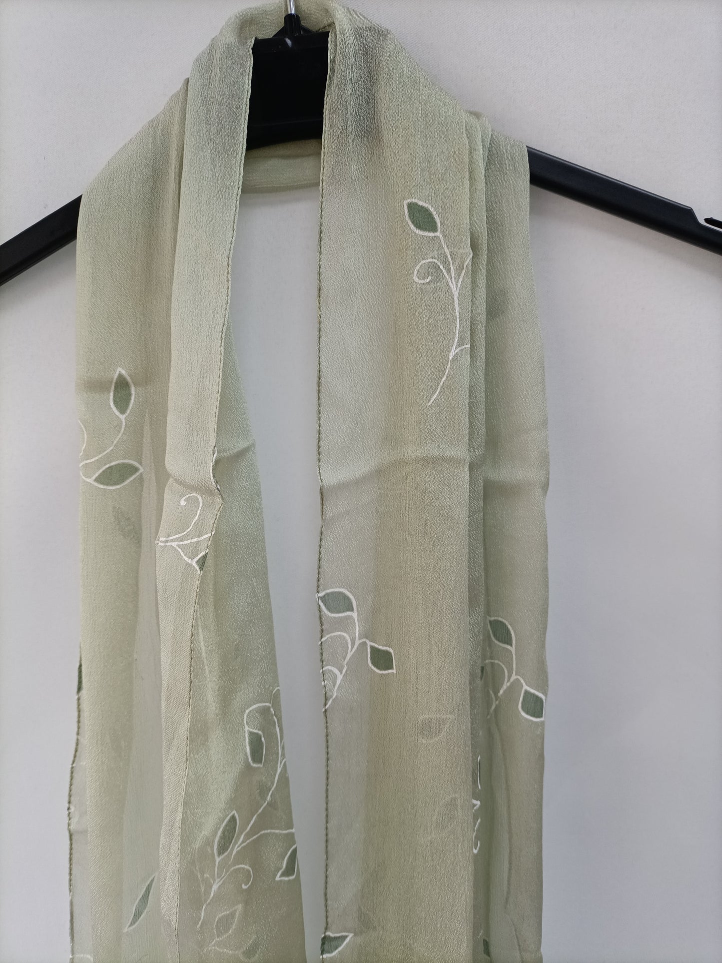 OTRAS. Pañuelo verde hojas