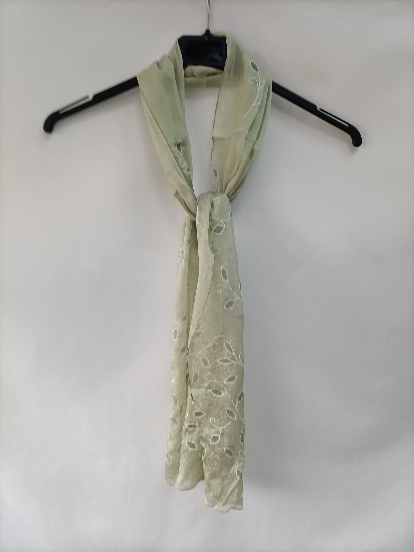 OTRAS. Pañuelo verde hojas