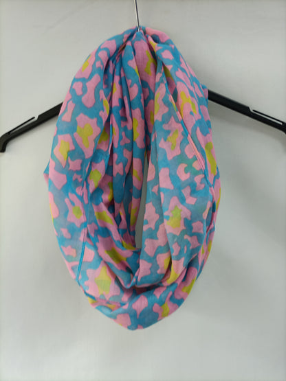 WHITE. Turquoise collar