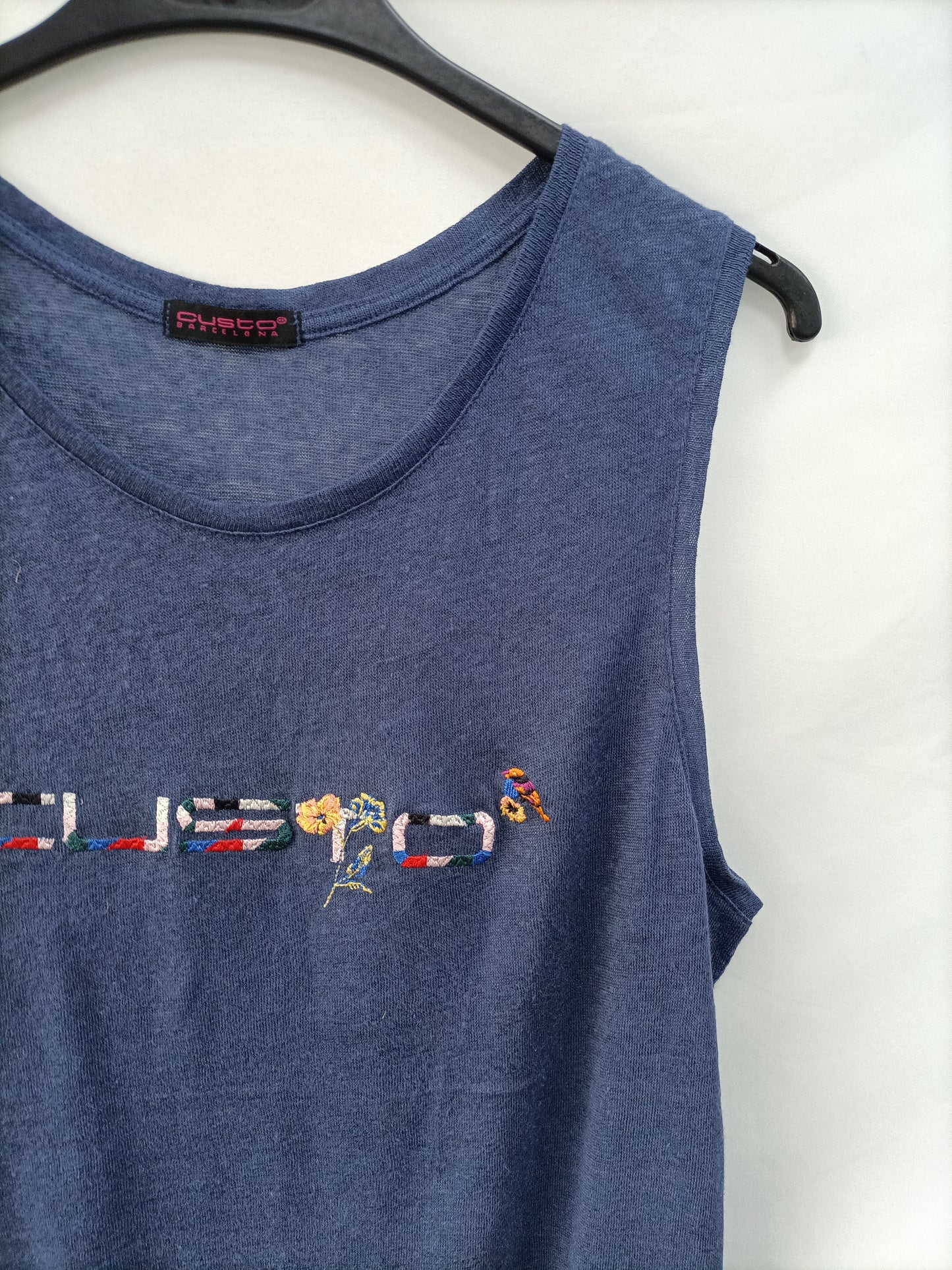 CUSTO. Tl embroidered linen t-shirt