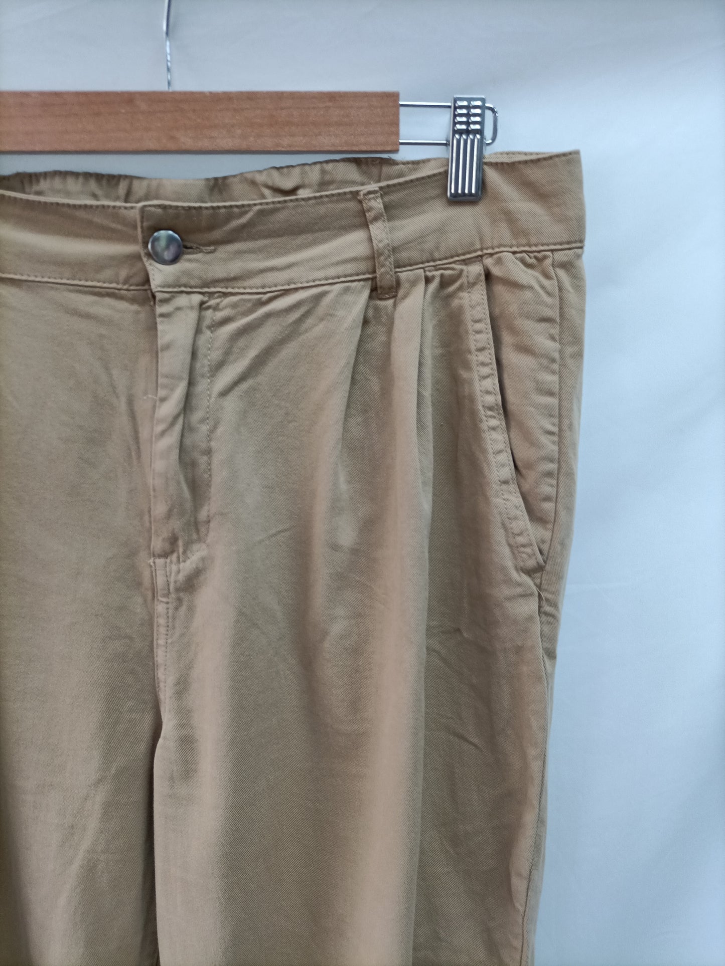 MANGO. Straight-cut camel trousers, size 42