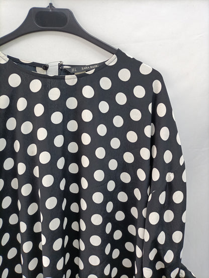 ZARA. Vestido negro lunares T.s