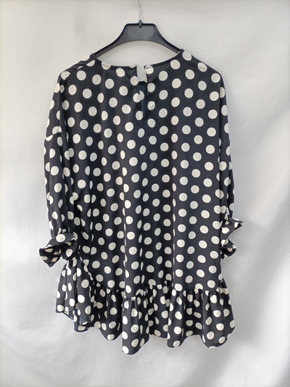 ZARA. Vestido negro lunares T.s