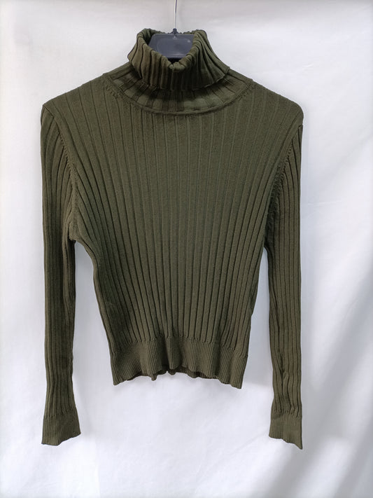 ZARA. Green ribbed top Tl
