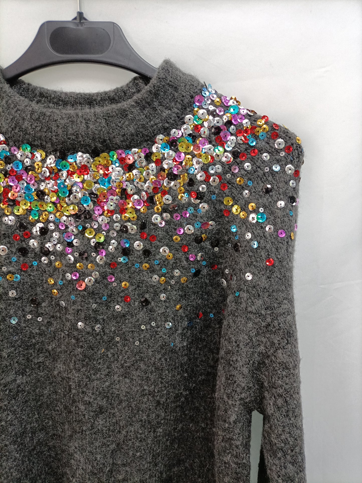 ZARA. Jersey gris lentejuelas y T.m