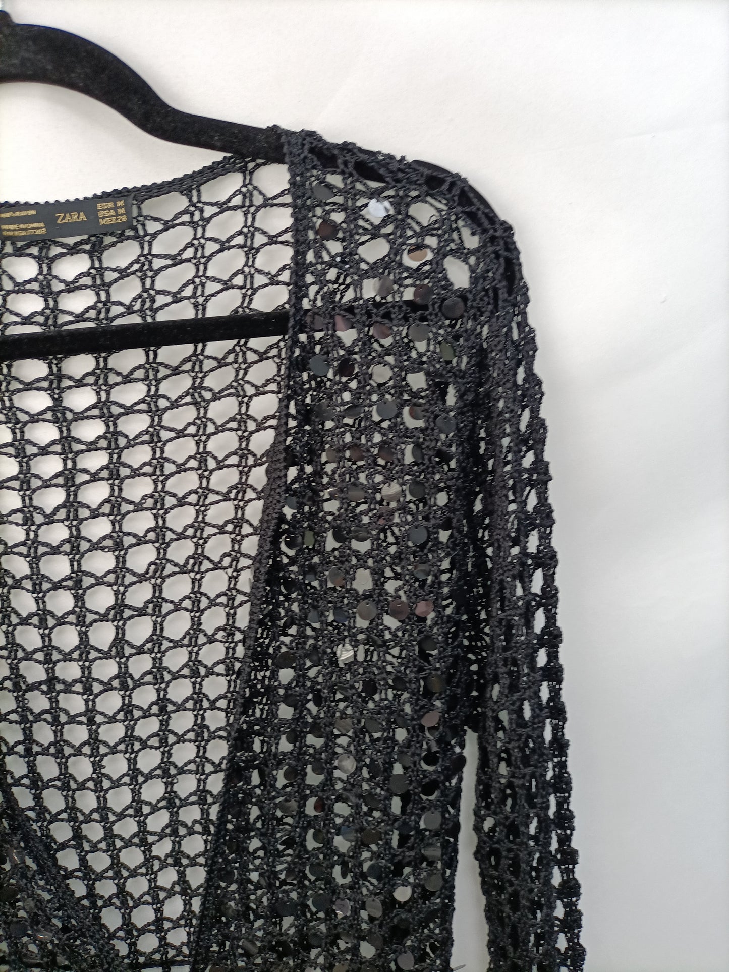 ZARA. Rebeca negra croché T.m