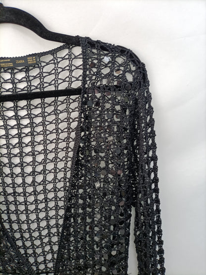 ZARA. Rebeca negra croché T.m