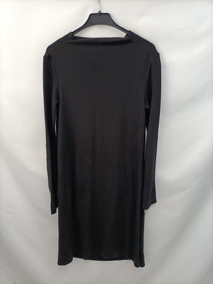COS. Vestido negro midi  T.xs