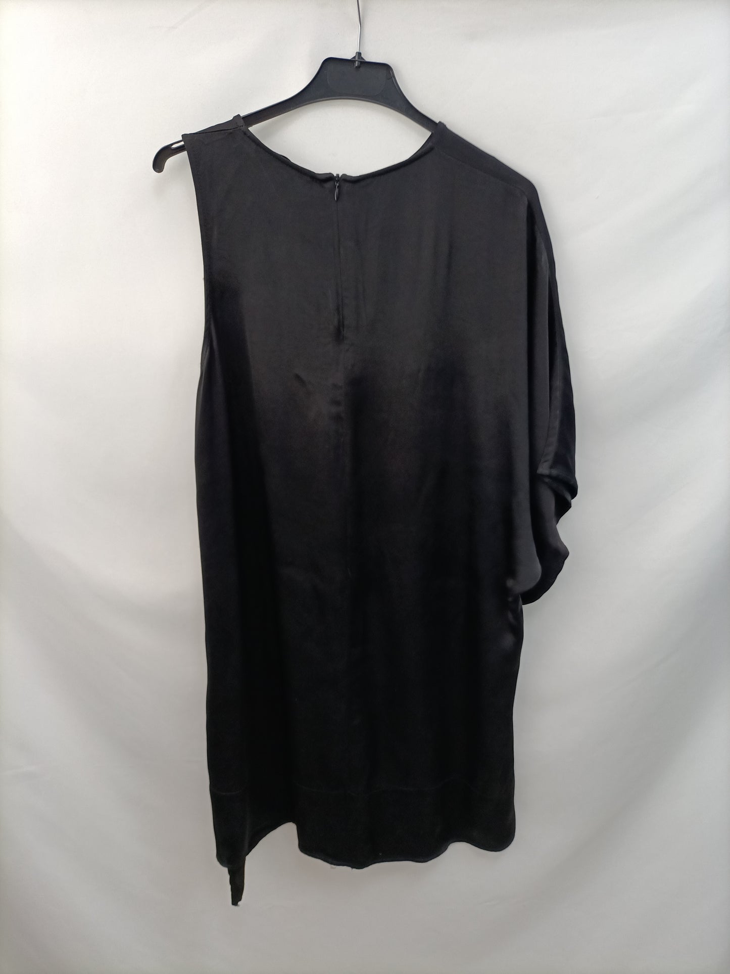 ZARA. Asymmetrical black dress Tm