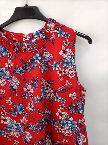 SFERA. Blusa roja flores T.m