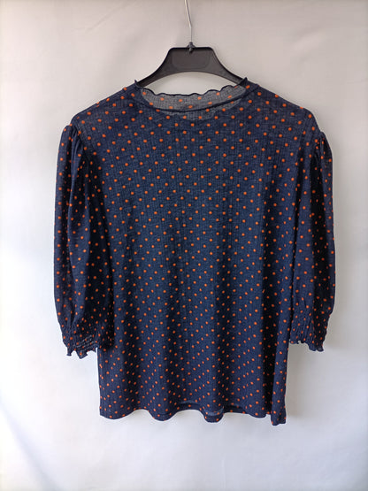 ZARA. Camiseta azul lunares T.s