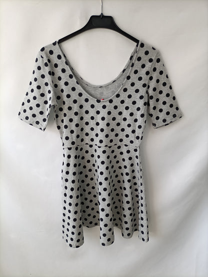 H&M. Vestido gris Lunares T.s