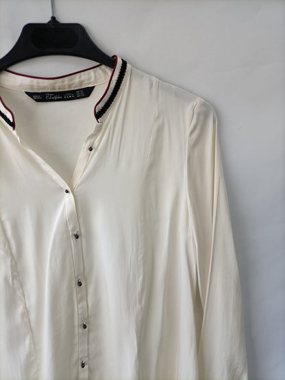 ZARA. Blusa beige fluida T.xs