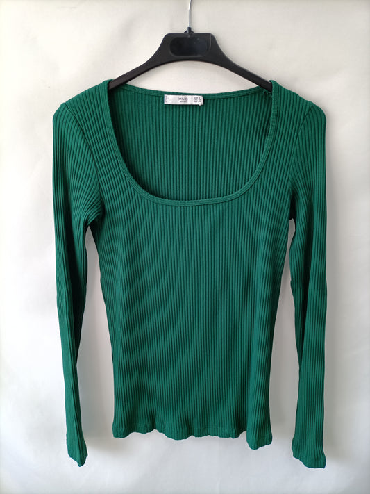 MANGO. Top verde canalé T.s