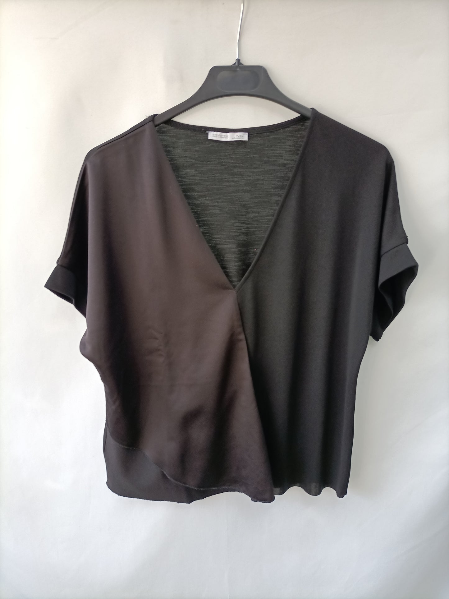 ZARA. Top negro texturas T.s