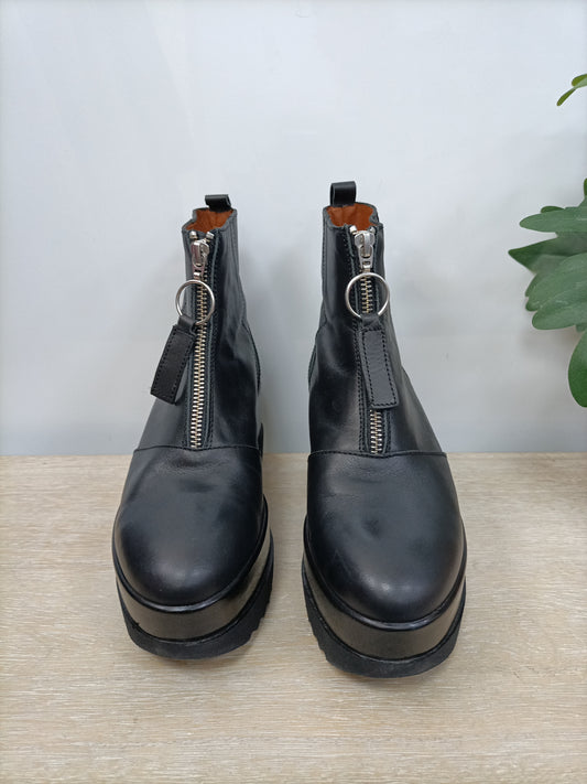 GALA SHOES. Botines negros cremallera T.36