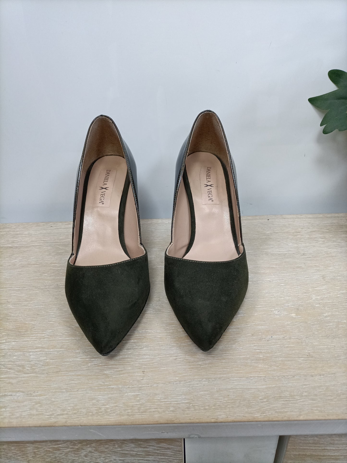 DANIELA VEGA. Green stiletto T.37