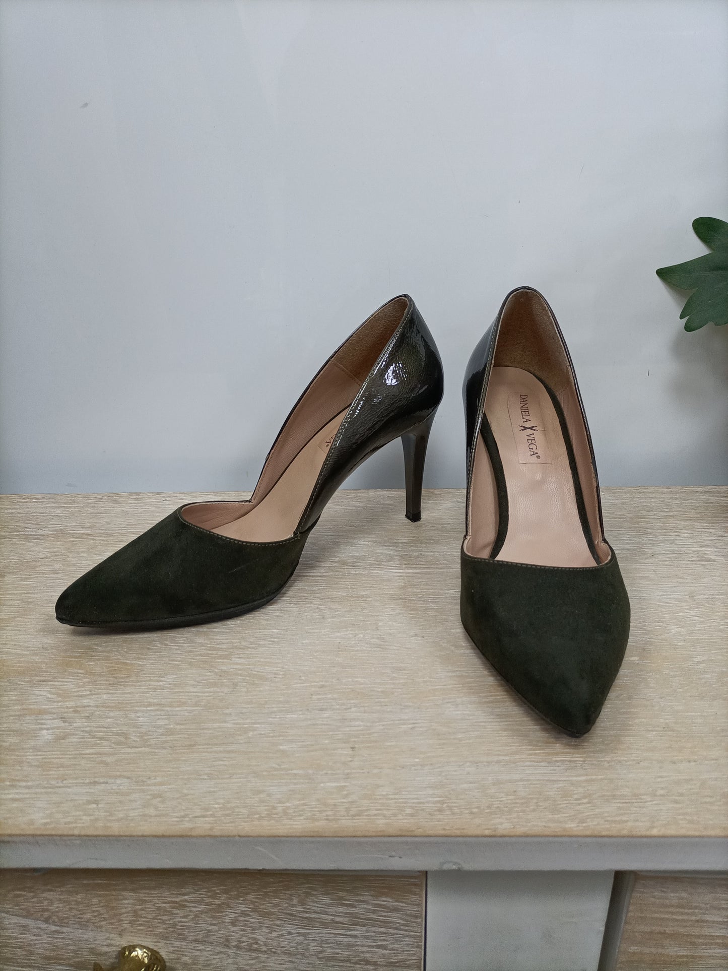 DANIELA VEGA. Green stiletto T.37