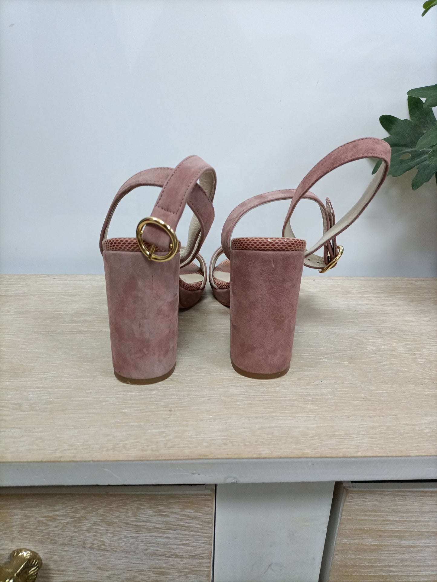 BAMBALADAS. Sandalias piel rosa T.38