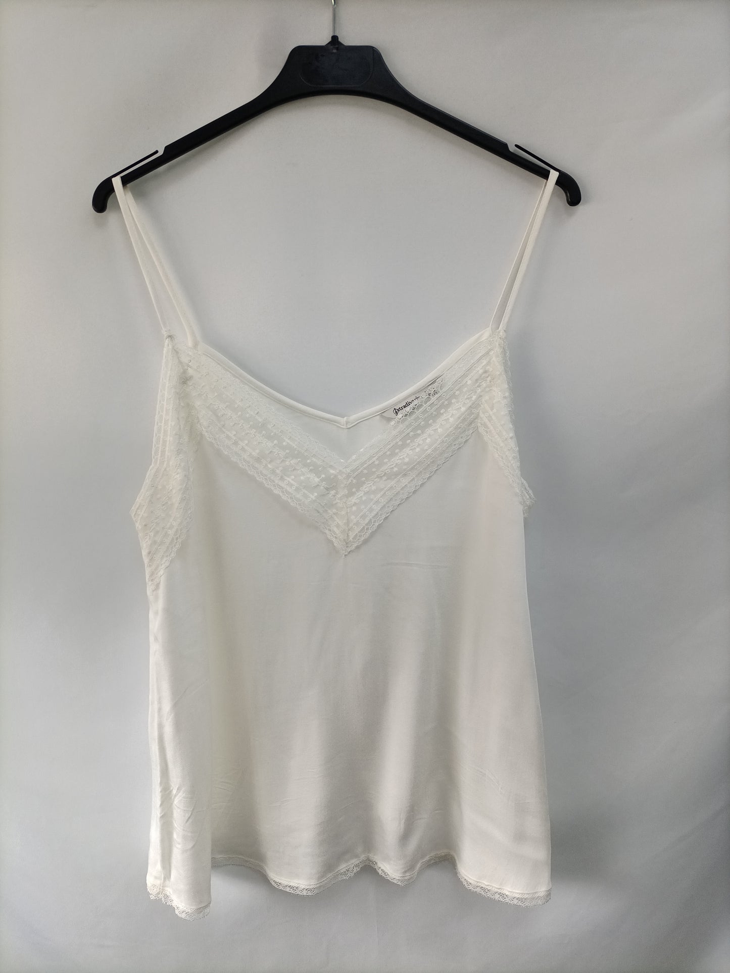 STRADIVARIUS. Top lencero blanco T.m
