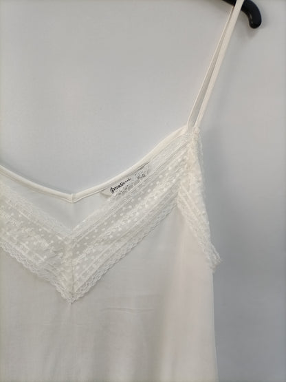 STRADIVARIUS. Top lencero blanco T.m