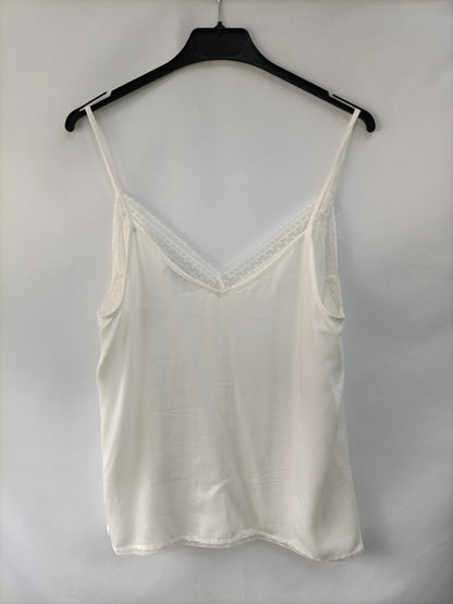 STRADIVARIUS. Top lencero blanco T.m