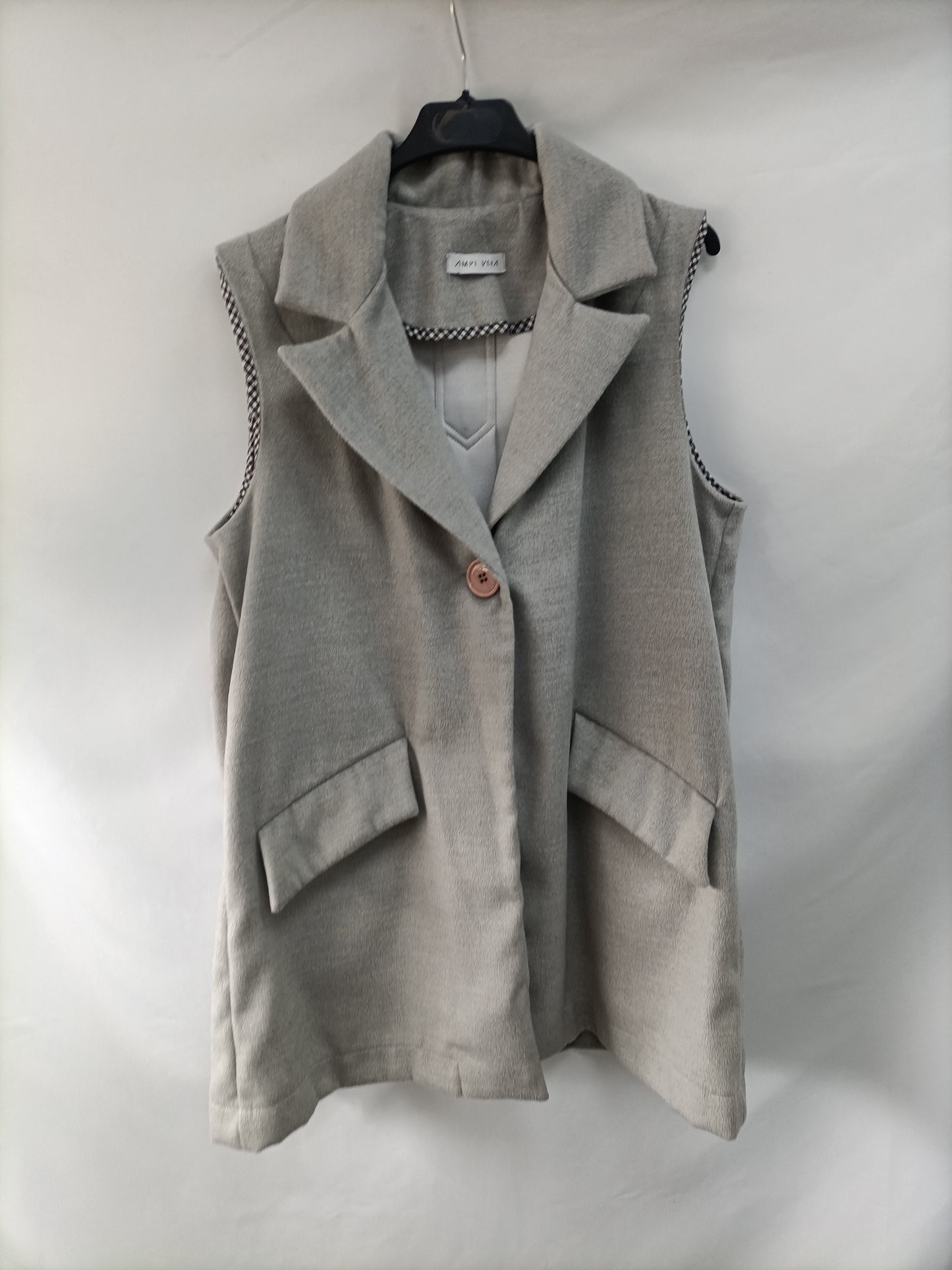 AMPI VERA. Chaleco gris pelito T.u(m)