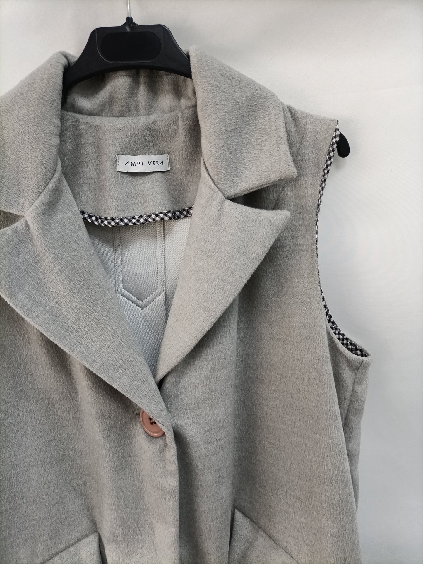 AMPI VERA. Chaleco gris pelito T.u(m)