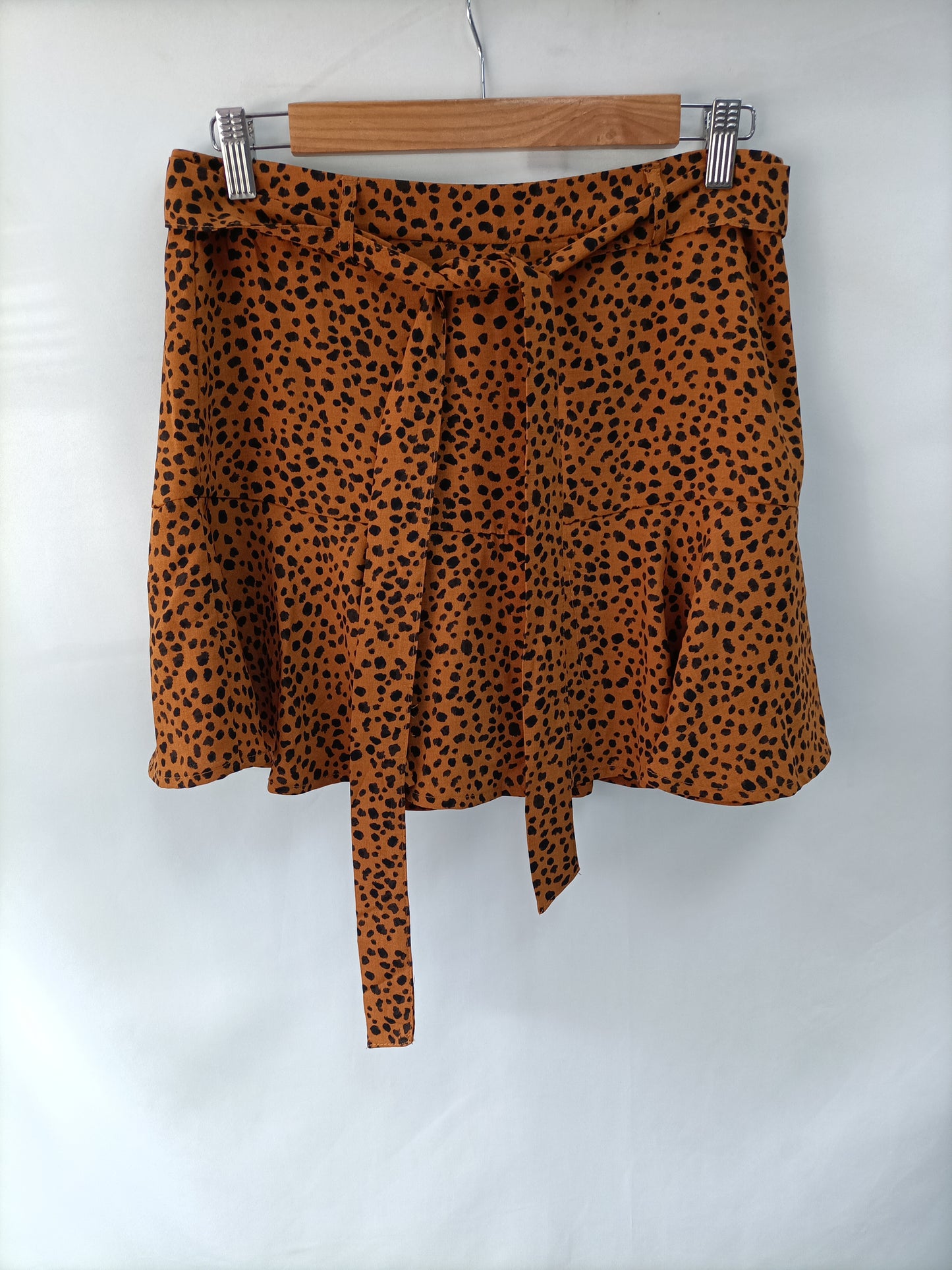 STRADIVARIUS. Falda pantalón print T.l