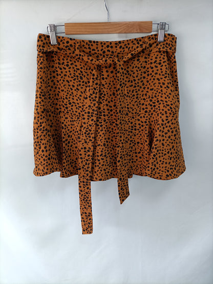 STRADIVARIUS. Falda pantalón print T.l