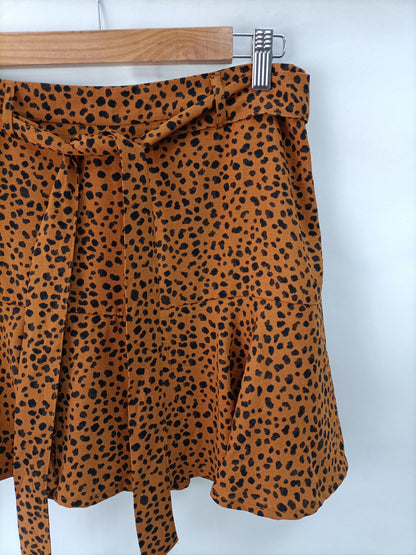 STRADIVARIUS. Falda pantalón print T.l