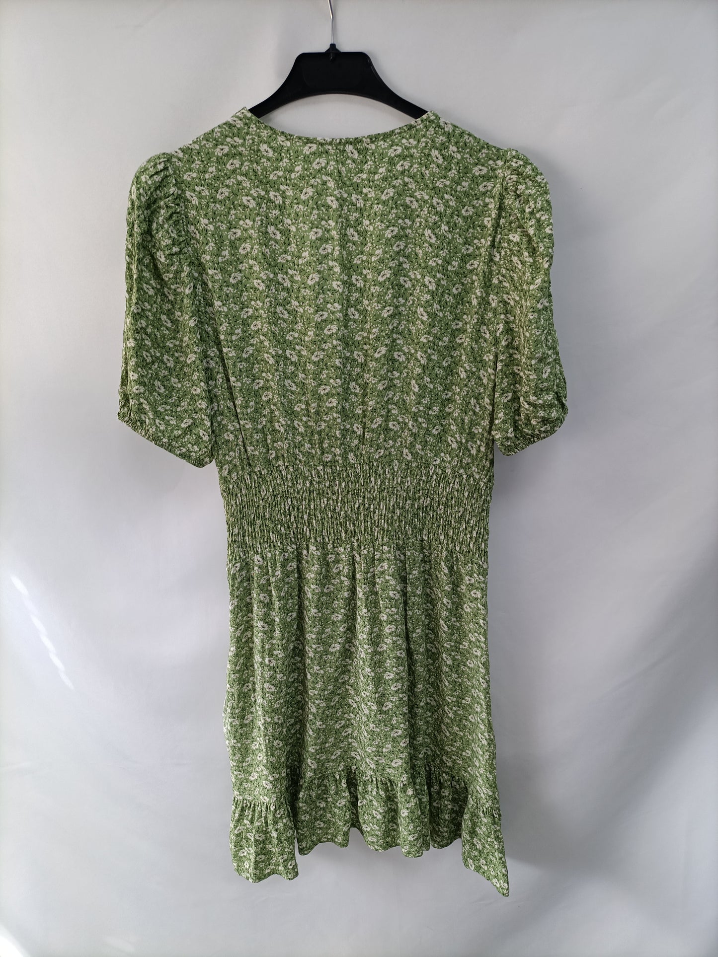 STRADIVARIUS. Vestido verde flores T.l