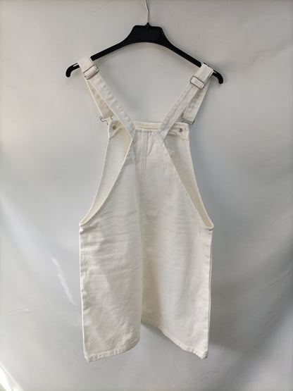 STRADIVARIUS. White denim overalls T.40
