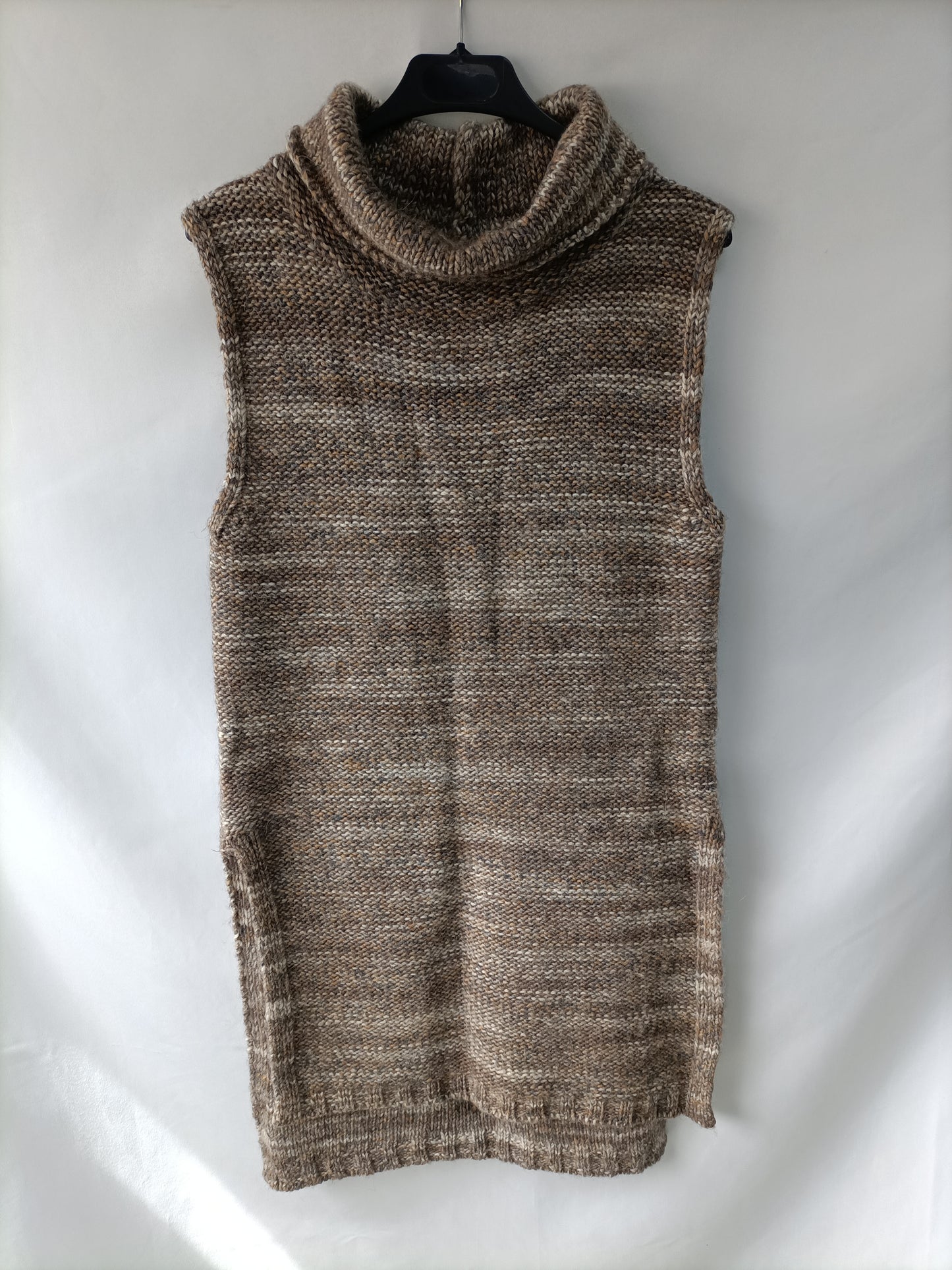 MASSIMO DUTTI. Heathered sleeveless sweater Ts