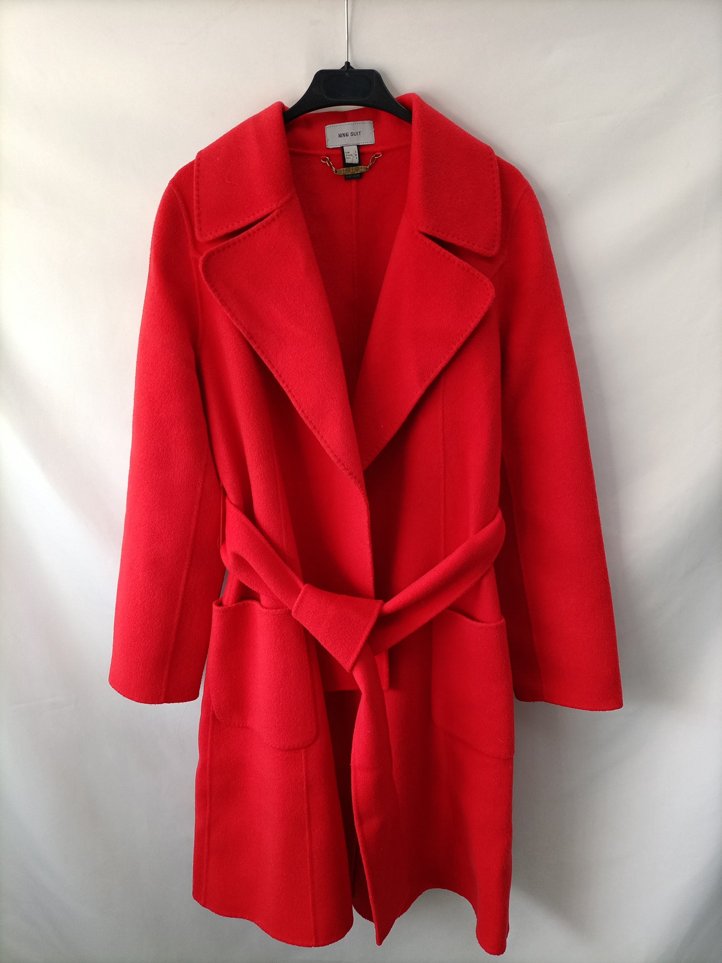 MANGO. Abrigo de paño rojo T.l