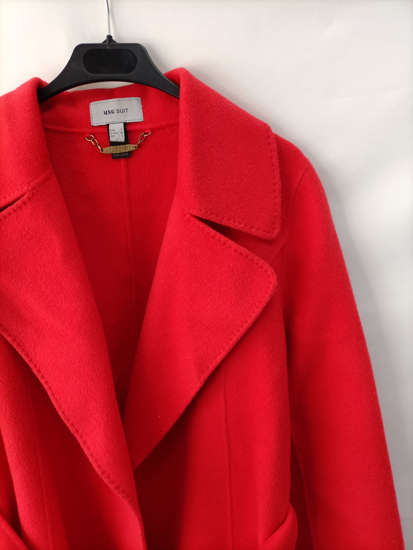 MANGO. Abrigo de paño rojo T.l