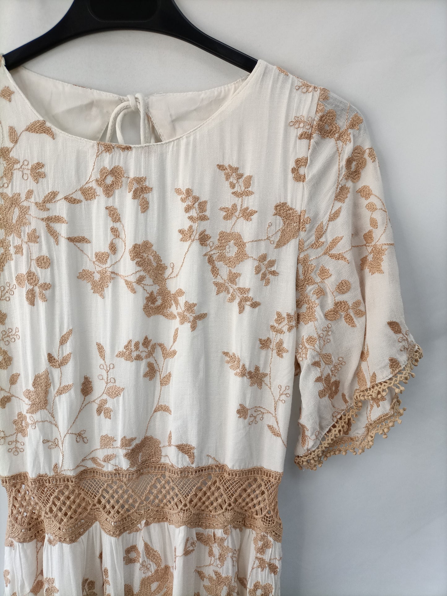 OTRAS. Vestido blanco bordado T.u(m)