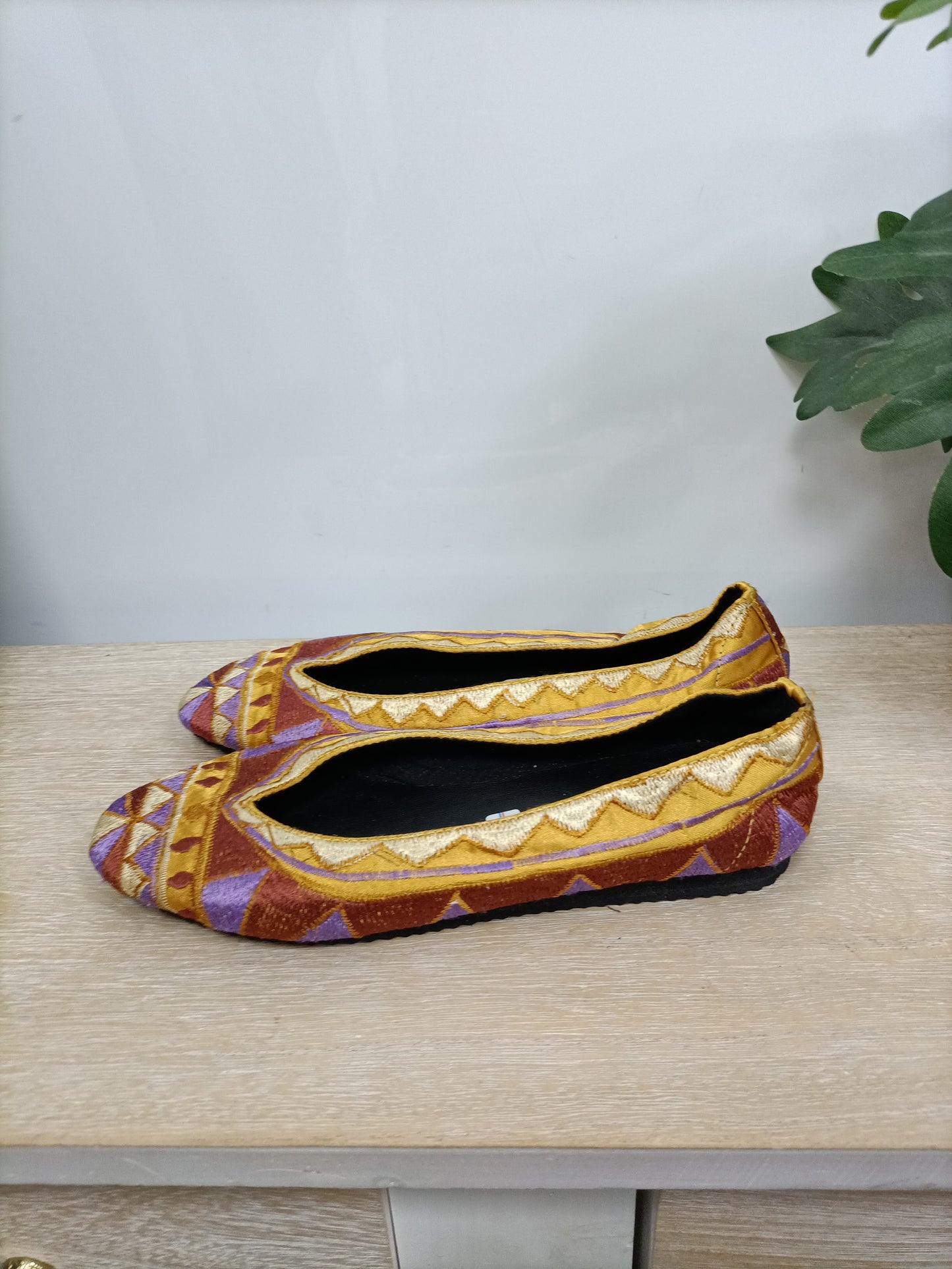 TANAH LOT. Bailarina bordada  T.38