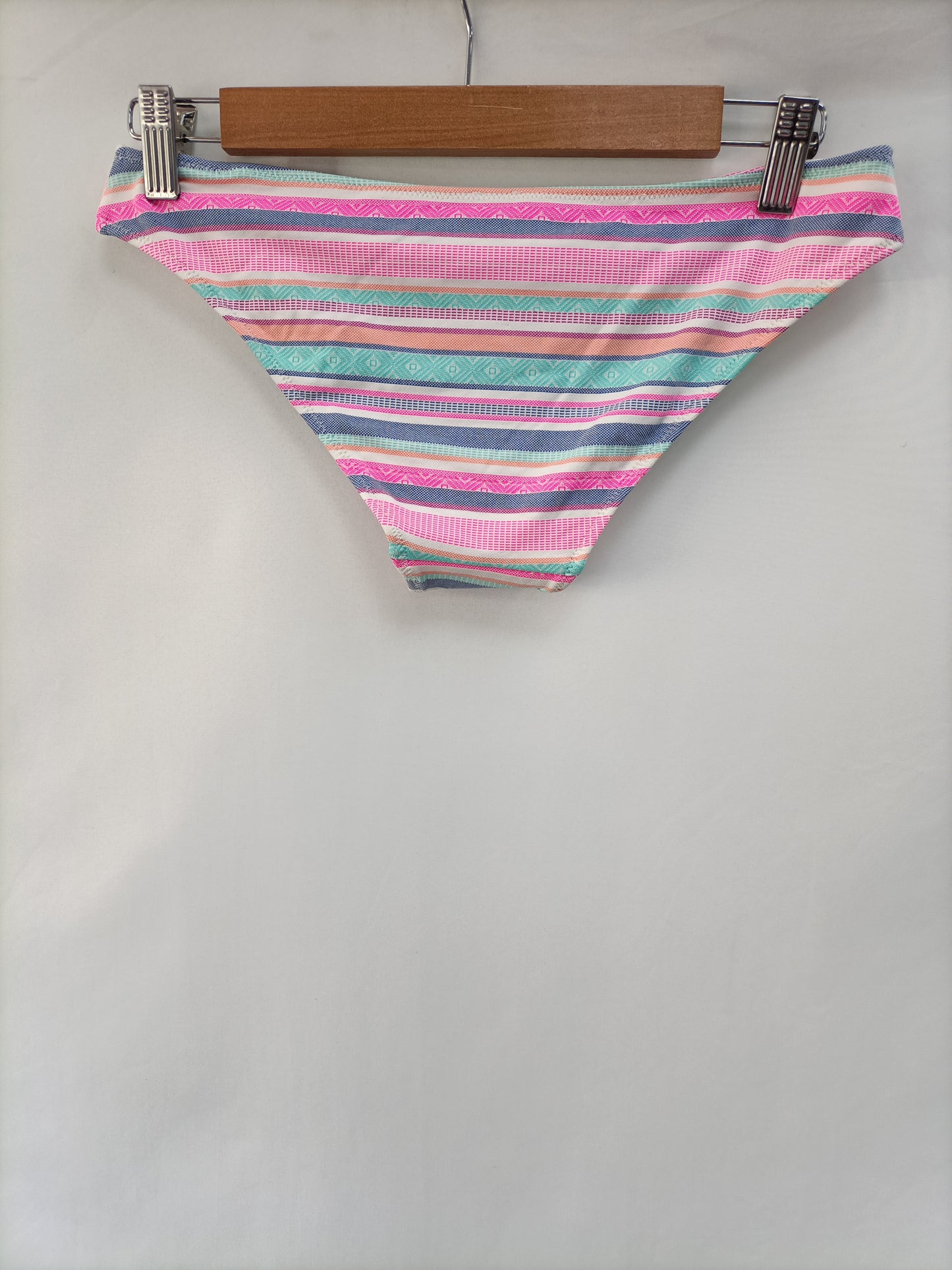 OYSHO. Braguita étnica T.s