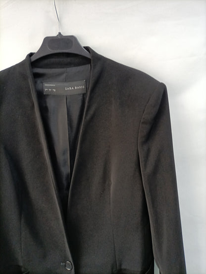 ZARA. Blazer fluida negra T.l