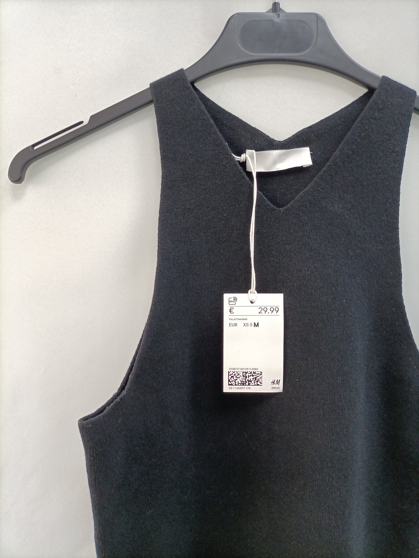 H&M. Top negro punto T.m