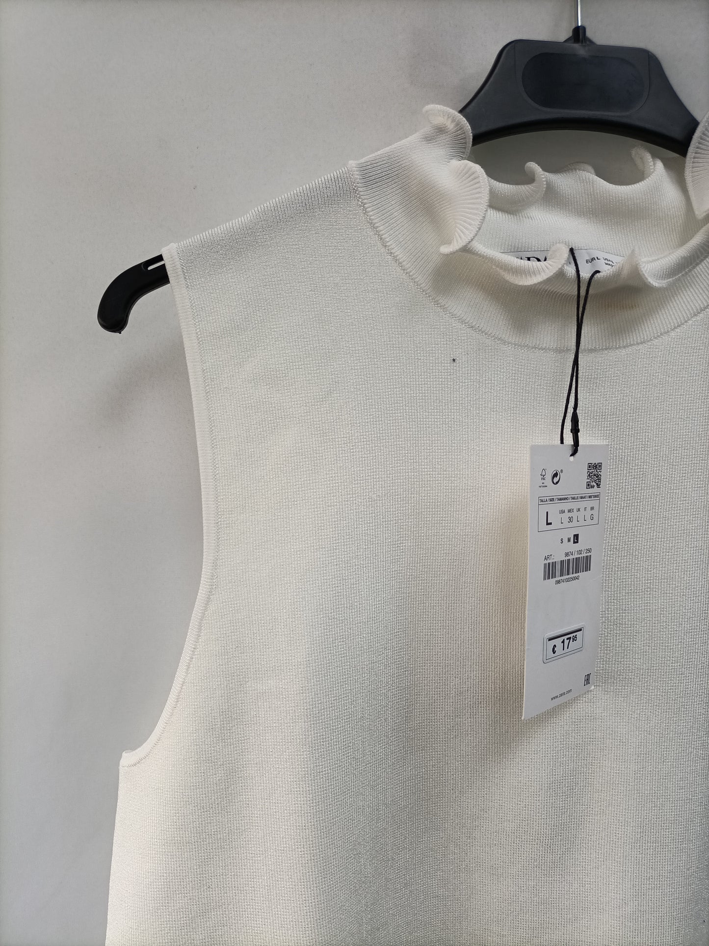 ZARA. Top punto blanco T.l