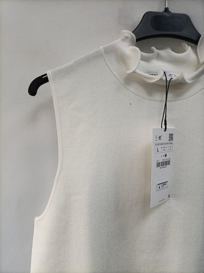 ZARA. Top punto blanco T.l