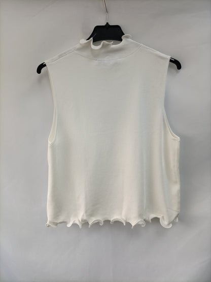ZARA. Top punto blanco T.l