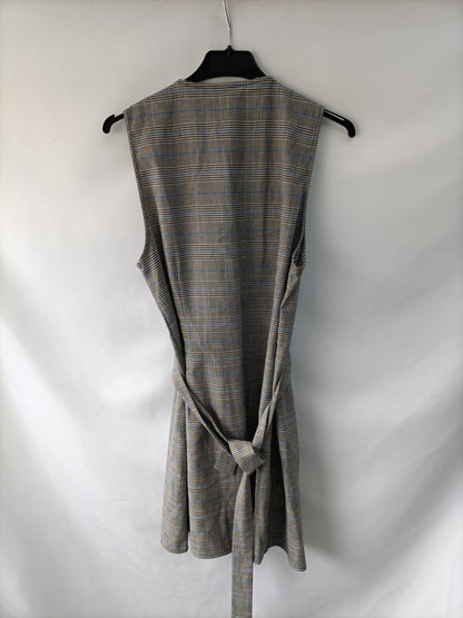 STRADIVARIUS. Vestido cuadros cruzado T.l