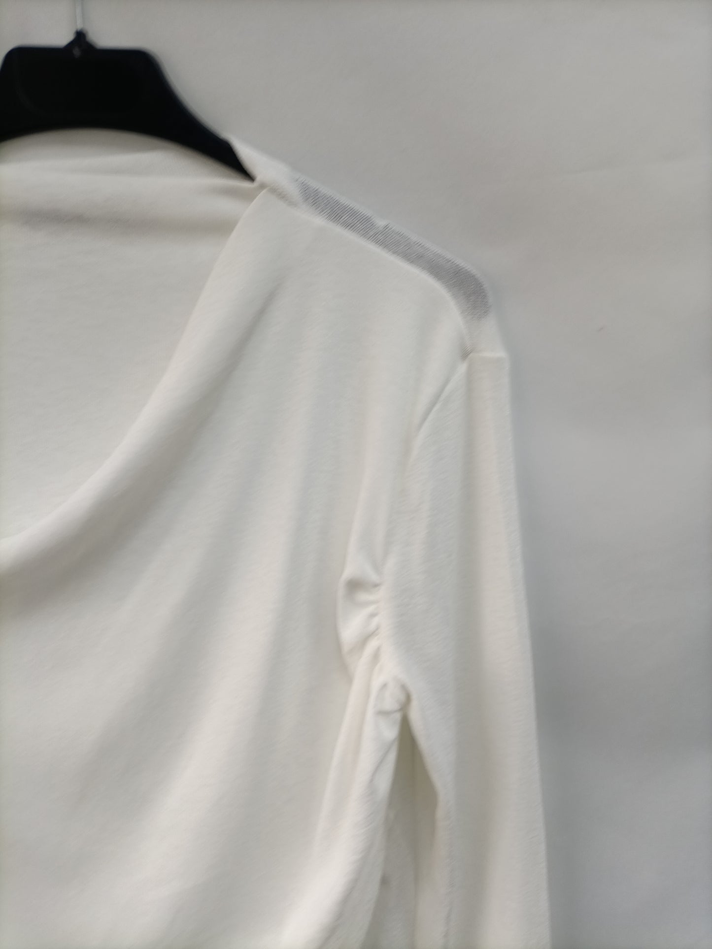 SFERA. Top blanco cruzado T.l