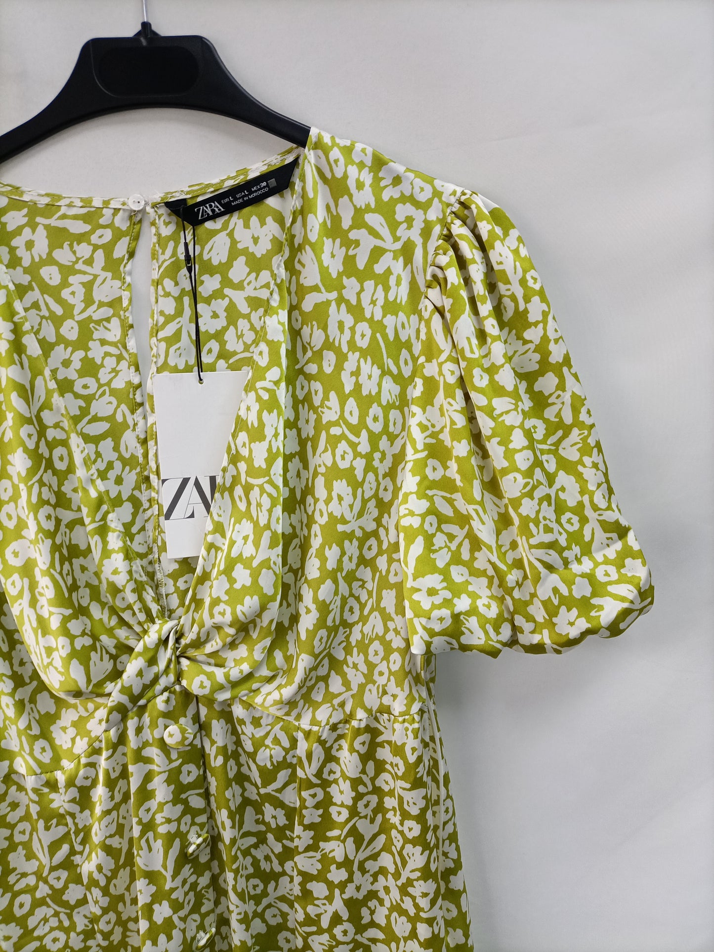 ZARA. Vestido verde flores T.l